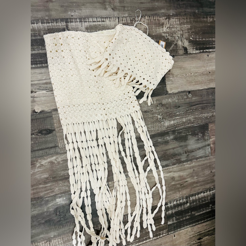 Cream Crochet Two Piece Set. NWT size Small